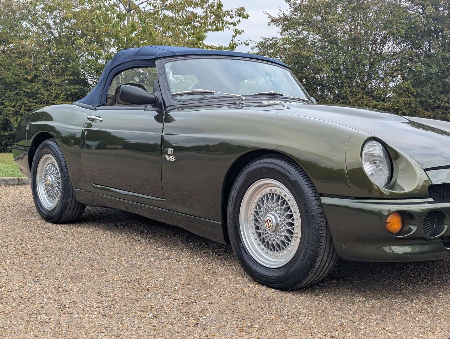 <p>1996 MG R V8 ROADSTER</p>