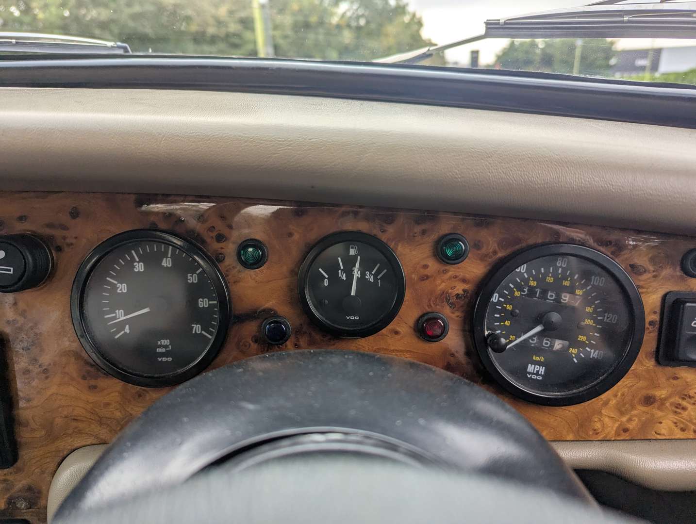 <p>1996 MG R V8 ROADSTER</p>