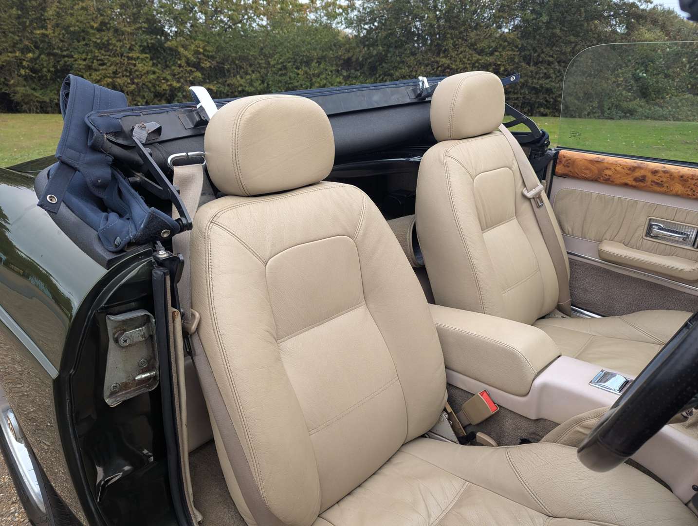 <p>1996 MG R V8 ROADSTER</p>