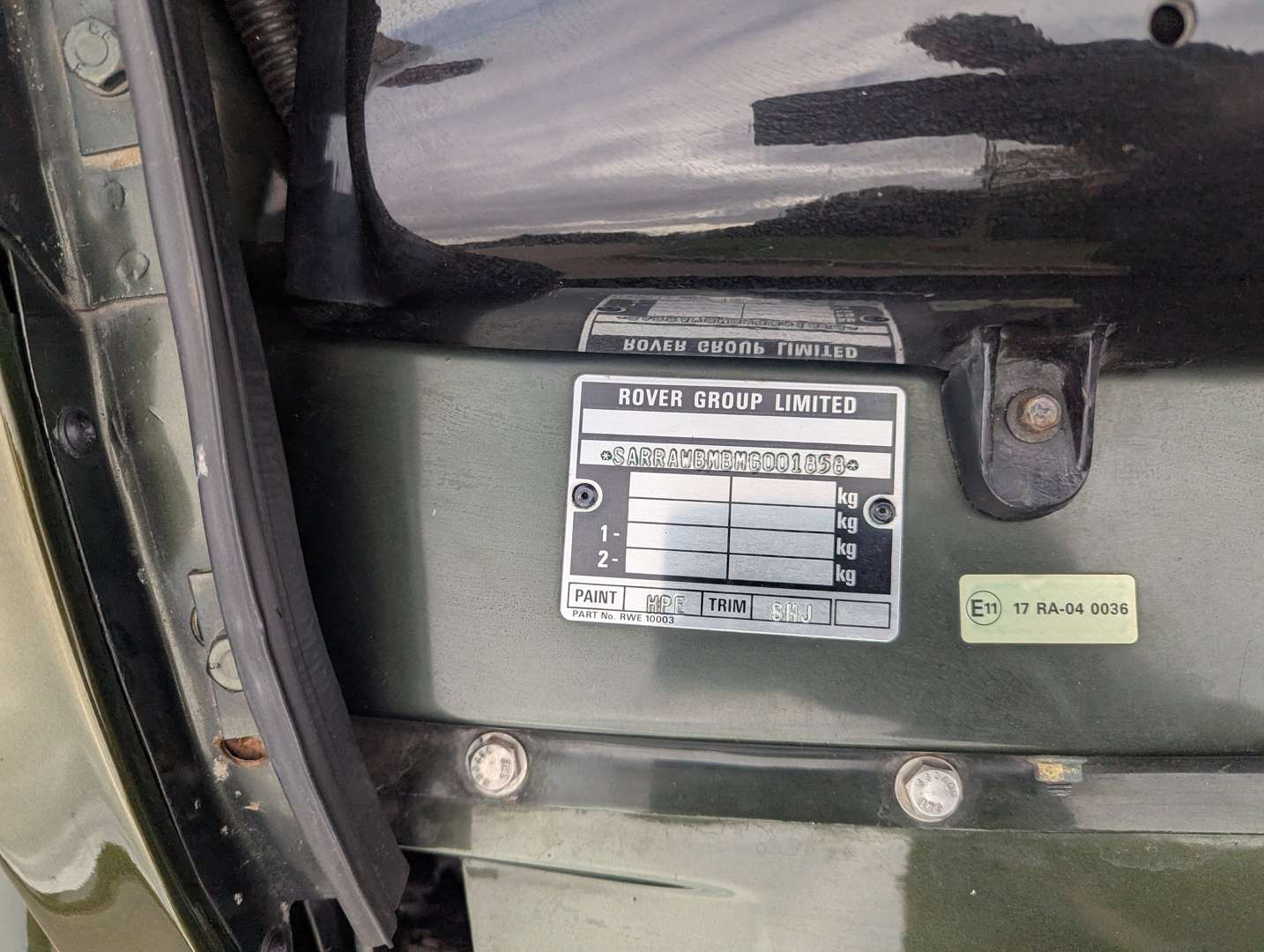 <p>1996 MG R V8 ROADSTER</p>