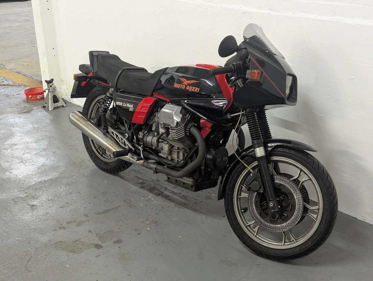 <p>1982 MOTO GUZZI LE MANS 111</p>