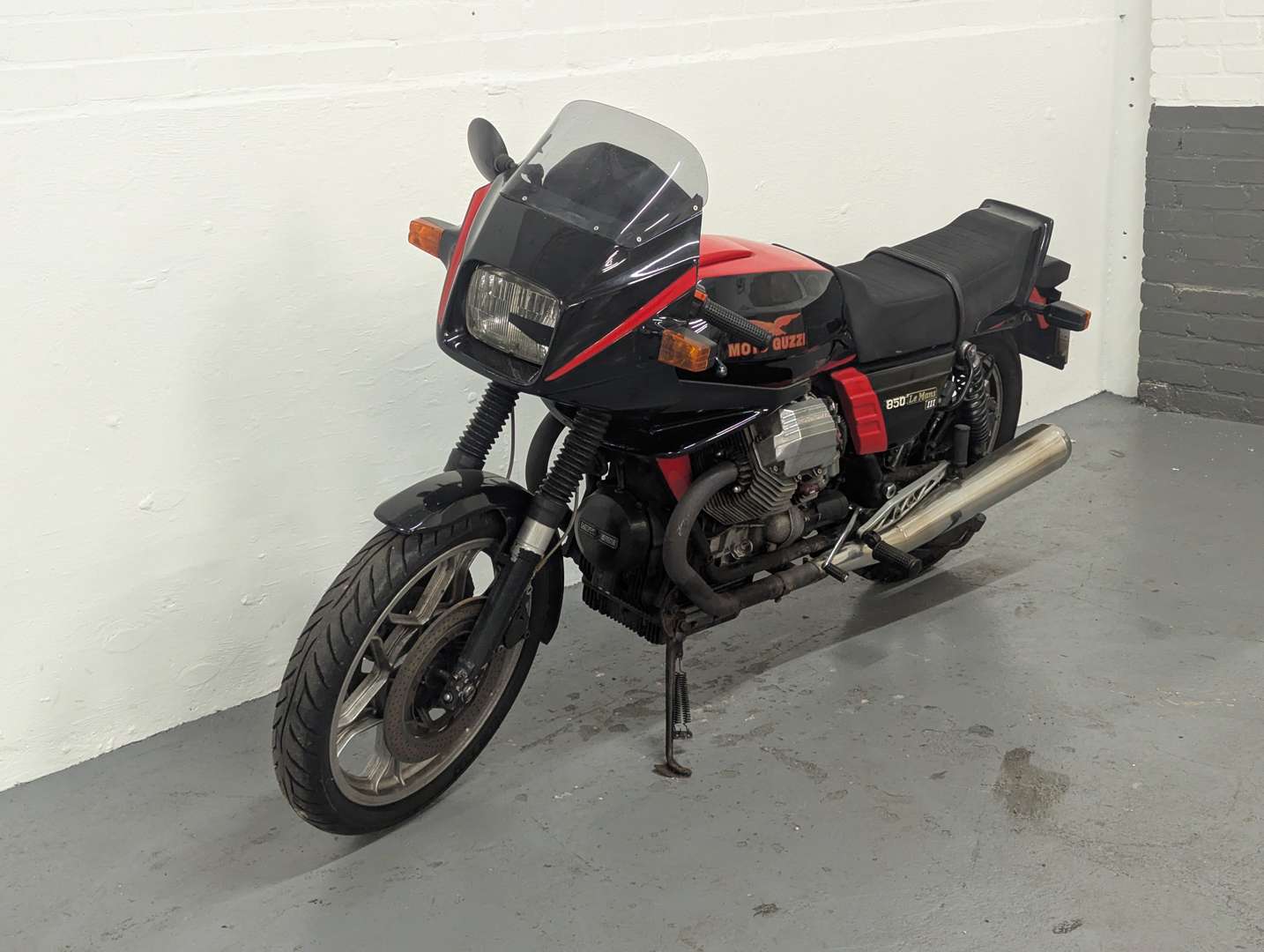 <p>1982 MOTO GUZZI LE MANS 111</p>