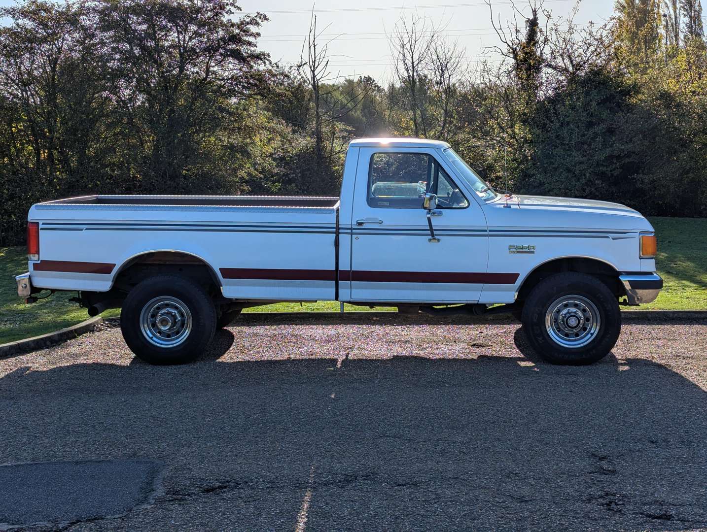 <p>1987 FORD F250 TRUCK LHD</p>