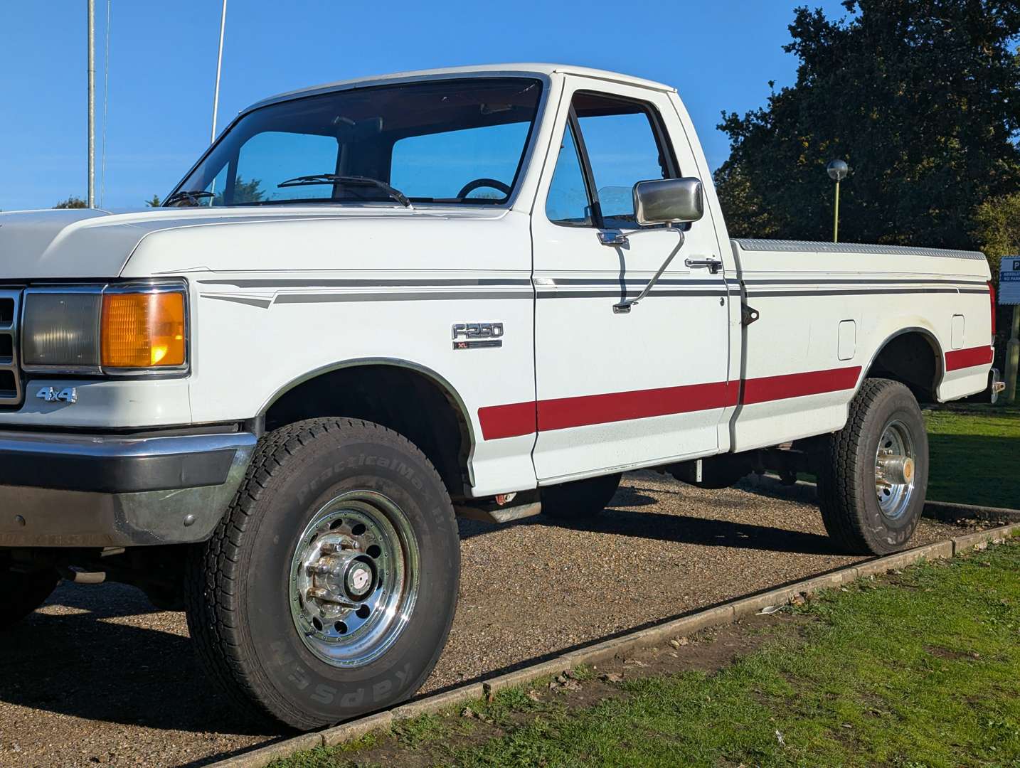 <p>1987 FORD F250 TRUCK LHD</p>