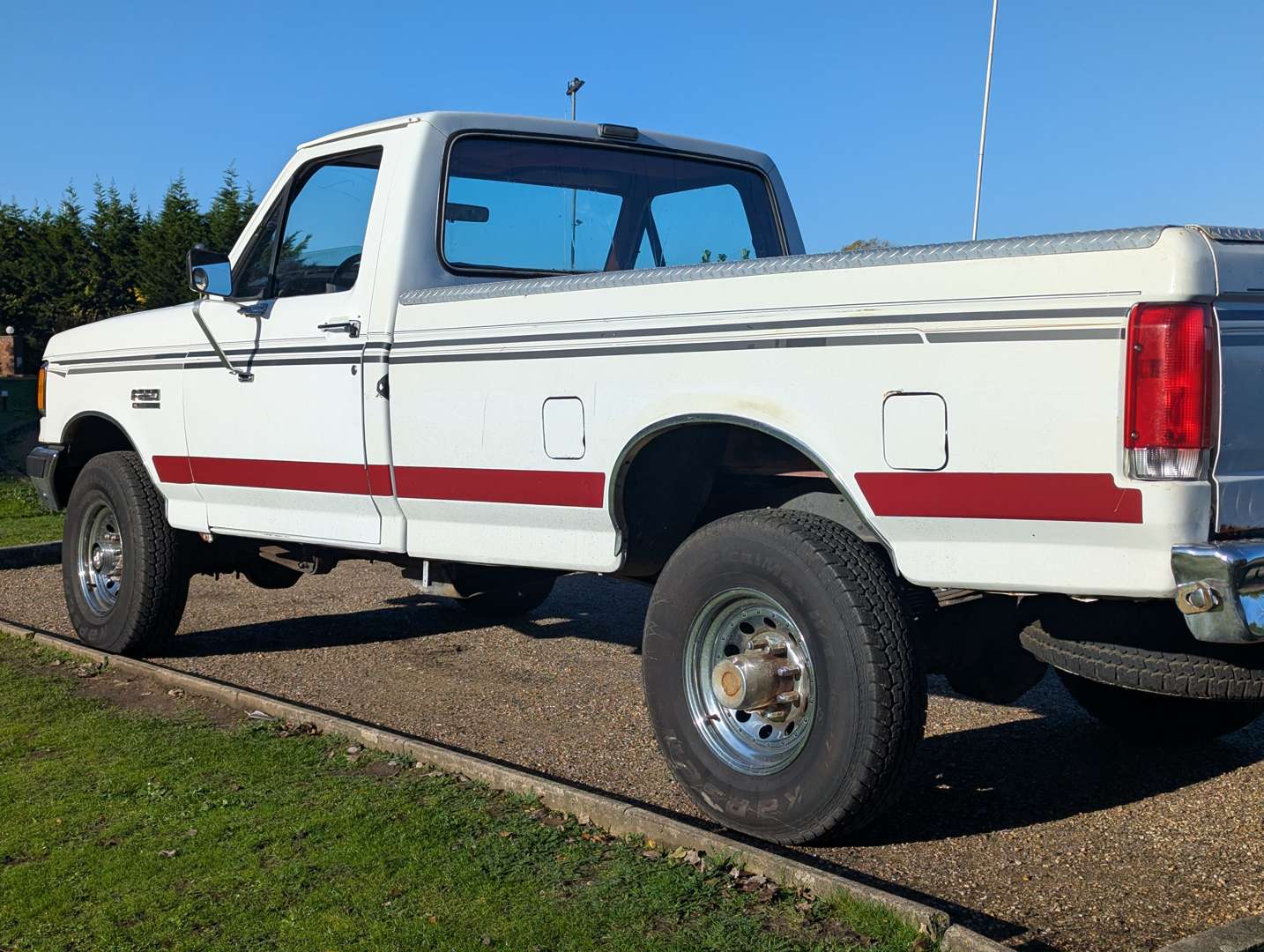 <p>1987 FORD F250 TRUCK LHD</p>