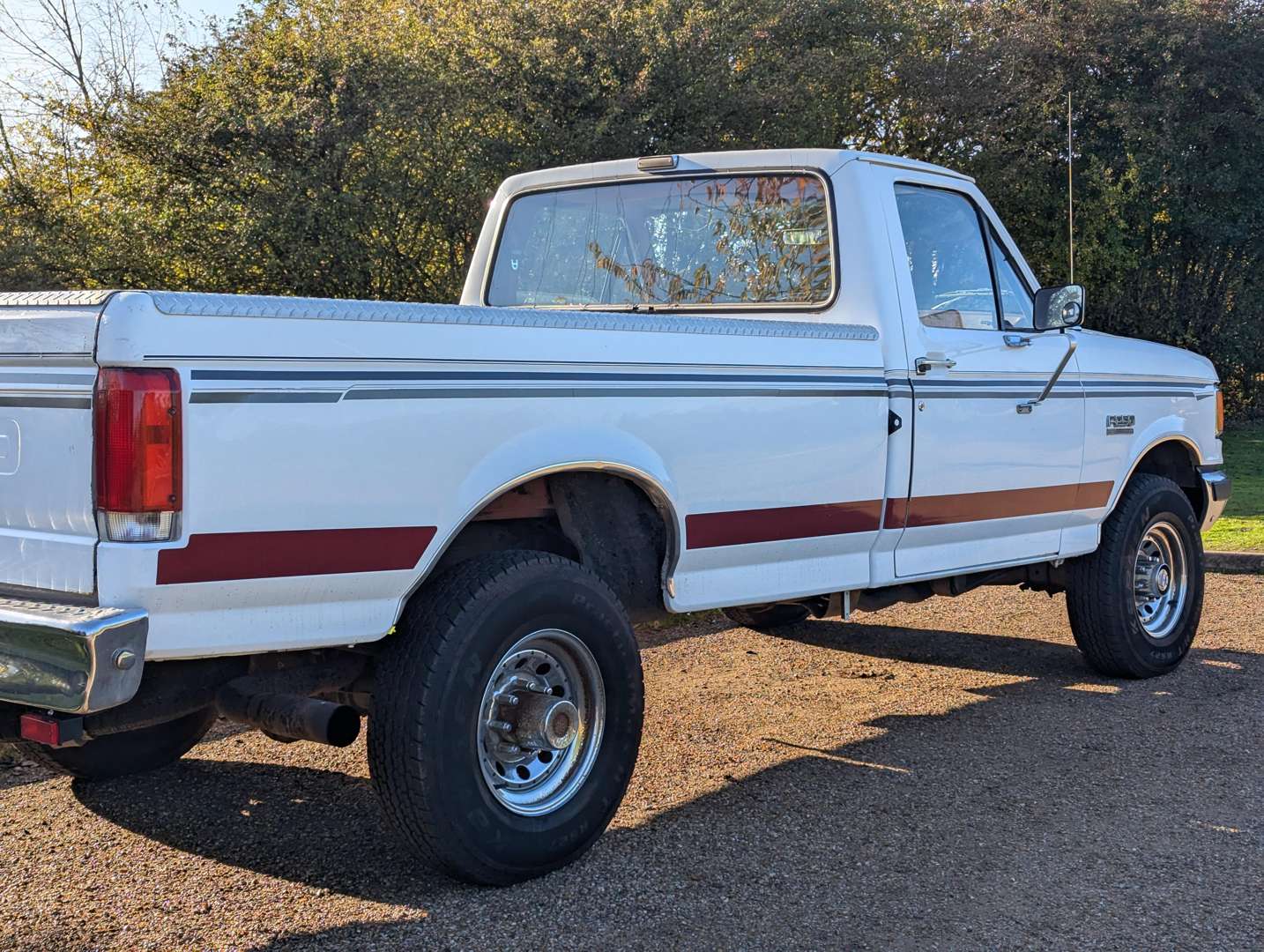 <p>1987 FORD F250 TRUCK LHD</p>