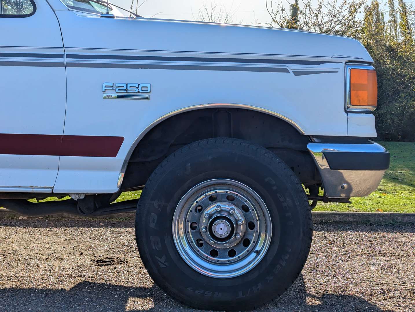 <p>1987 FORD F250 TRUCK LHD</p>