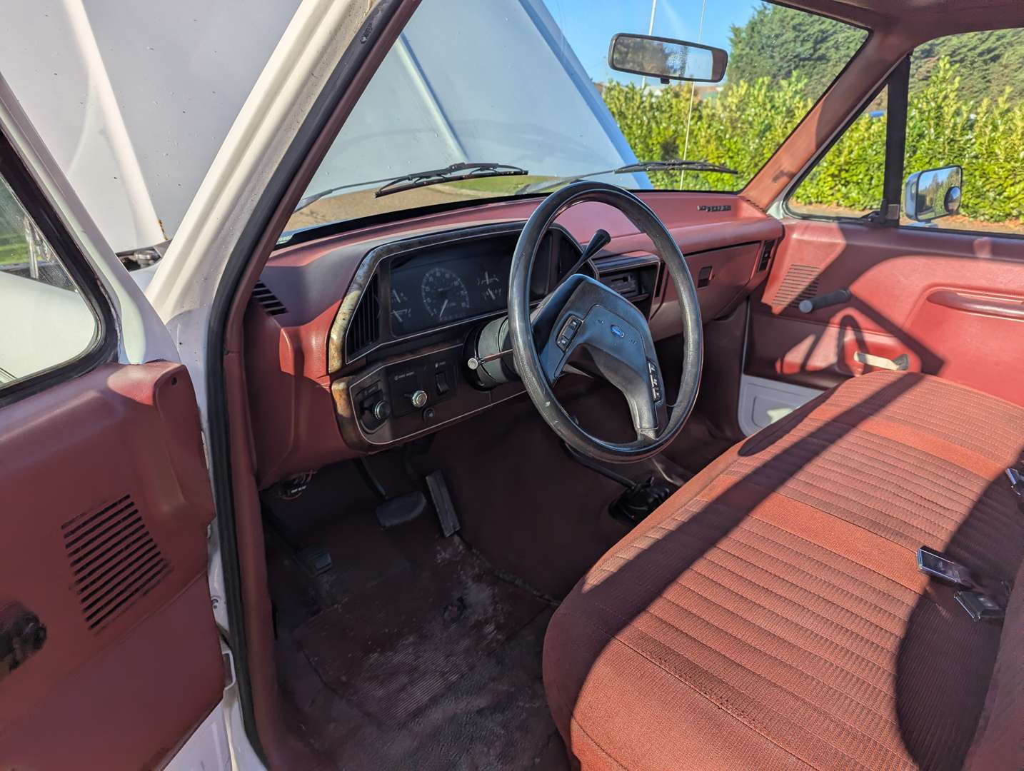 <p>1987 FORD F250 TRUCK LHD</p>