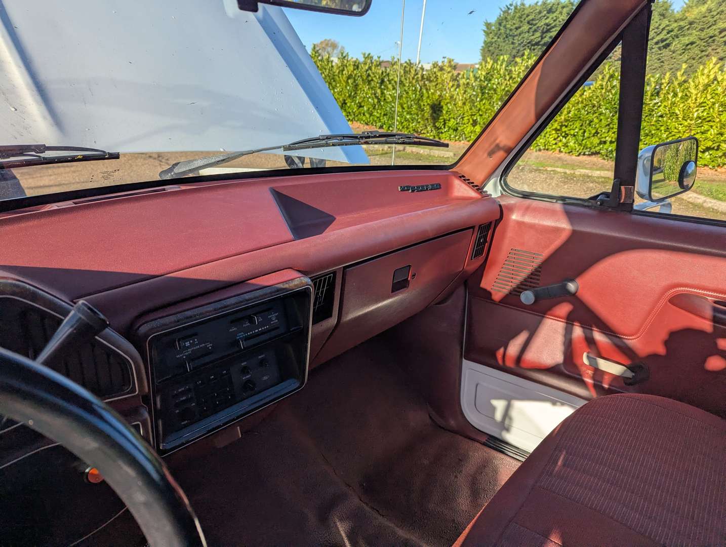 <p>1987 FORD F250 TRUCK LHD</p>