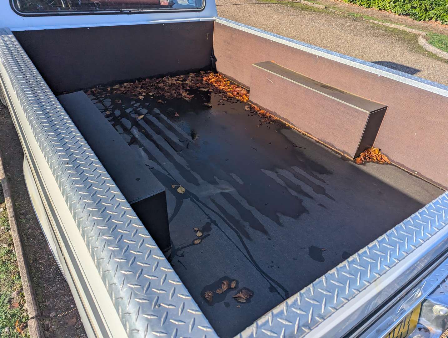 <p>1987 FORD F250 TRUCK LHD</p>