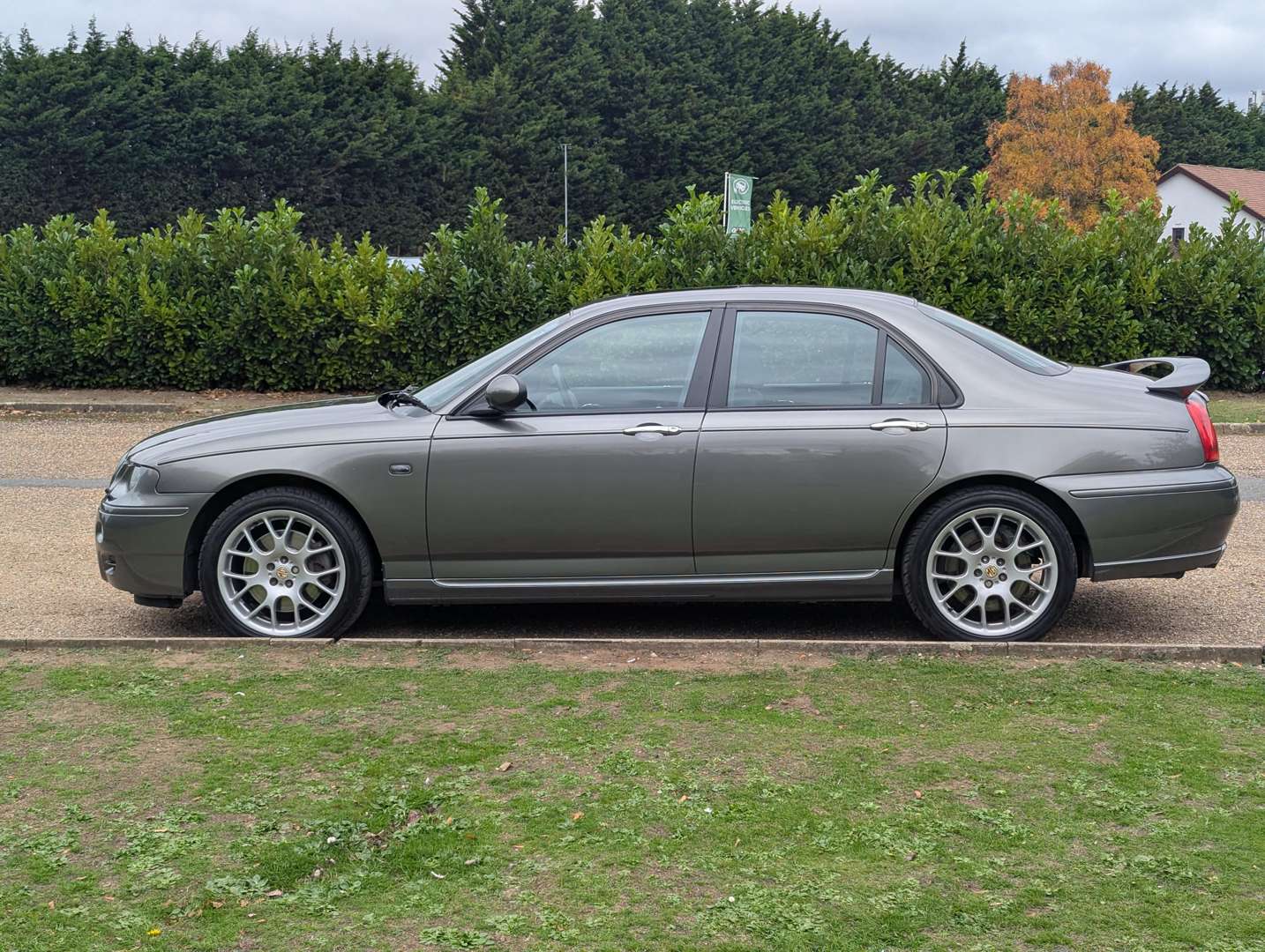 <p>2003 MG ZT SE 260 V8 - 24,271 MILES</p>
