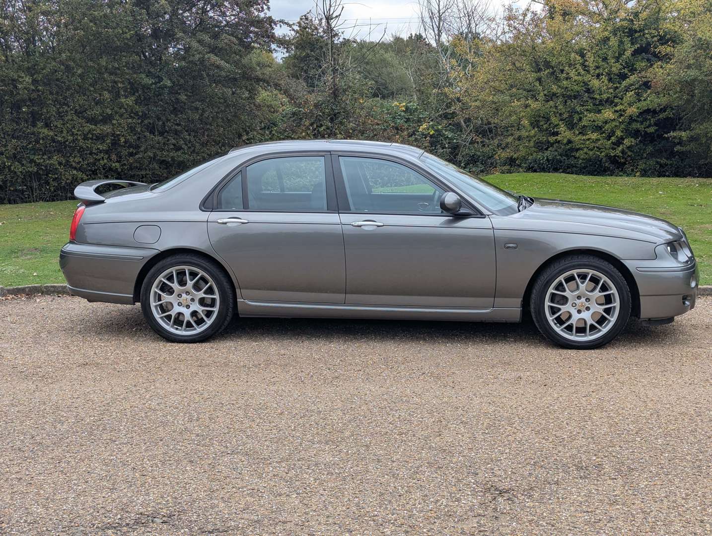 <p>2003 MG ZT SE 260 V8 - 24,271 MILES</p>