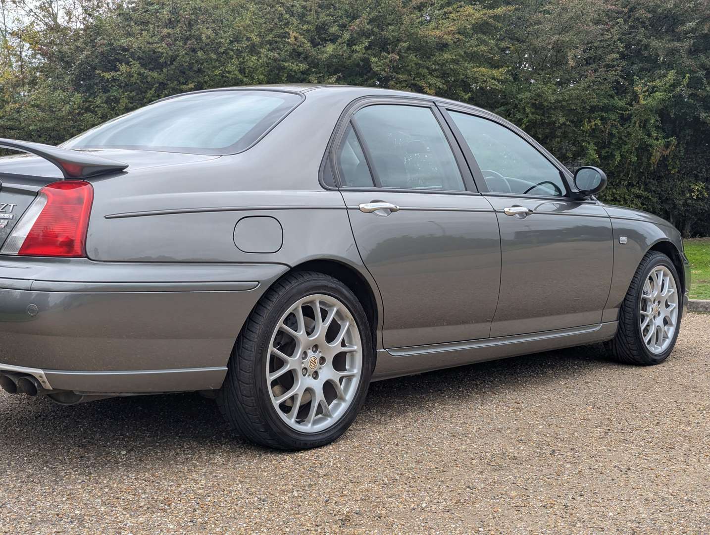 <p>2003 MG ZT SE 260 V8 - 24,271 MILES</p>