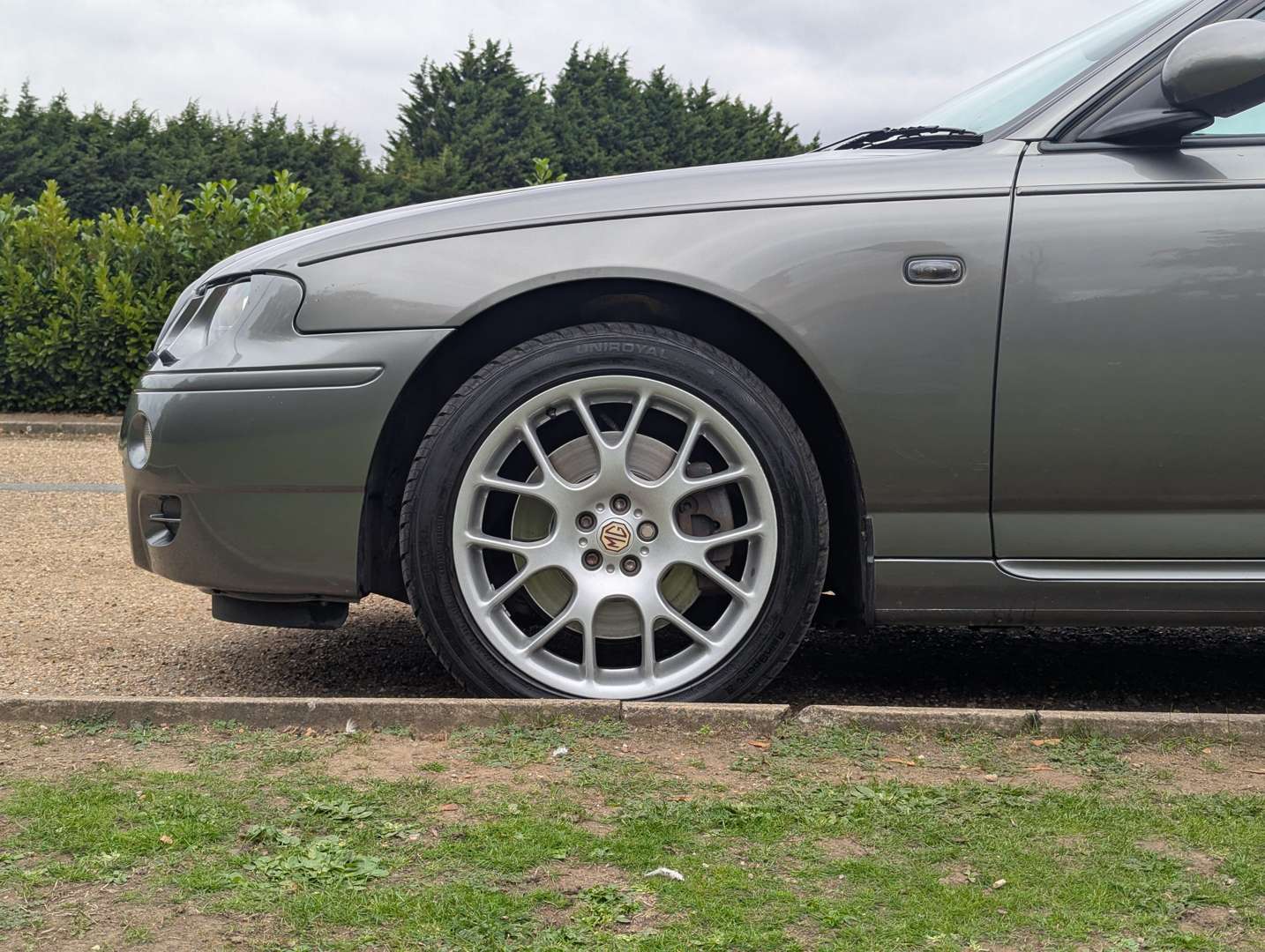 <p>2003 MG ZT SE 260 V8 - 24,271 MILES</p>