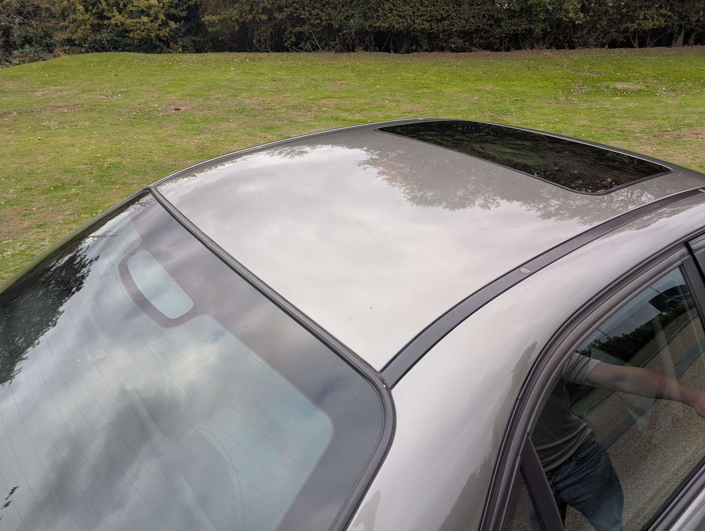 <p>2003 MG ZT SE 260 V8 - 24,271 MILES</p>