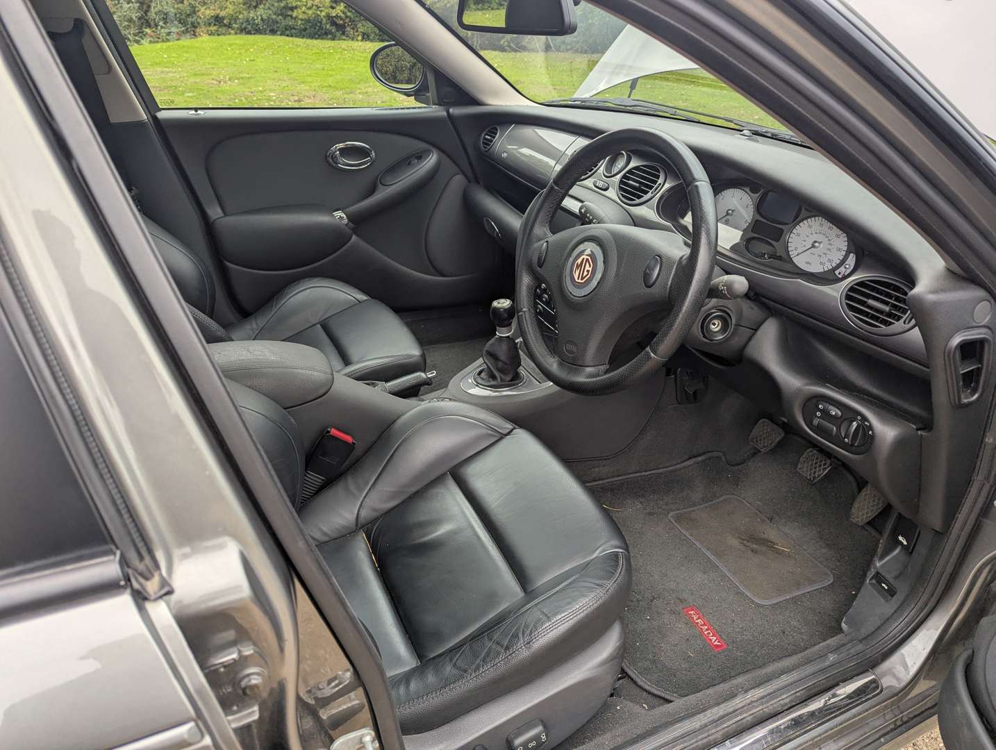 <p>2003 MG ZT SE 260 V8 - 24,271 MILES</p>