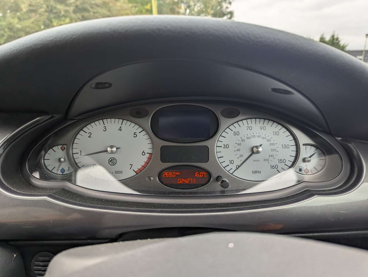 <p>2003 MG ZT SE 260 V8 - 24,271 MILES</p>