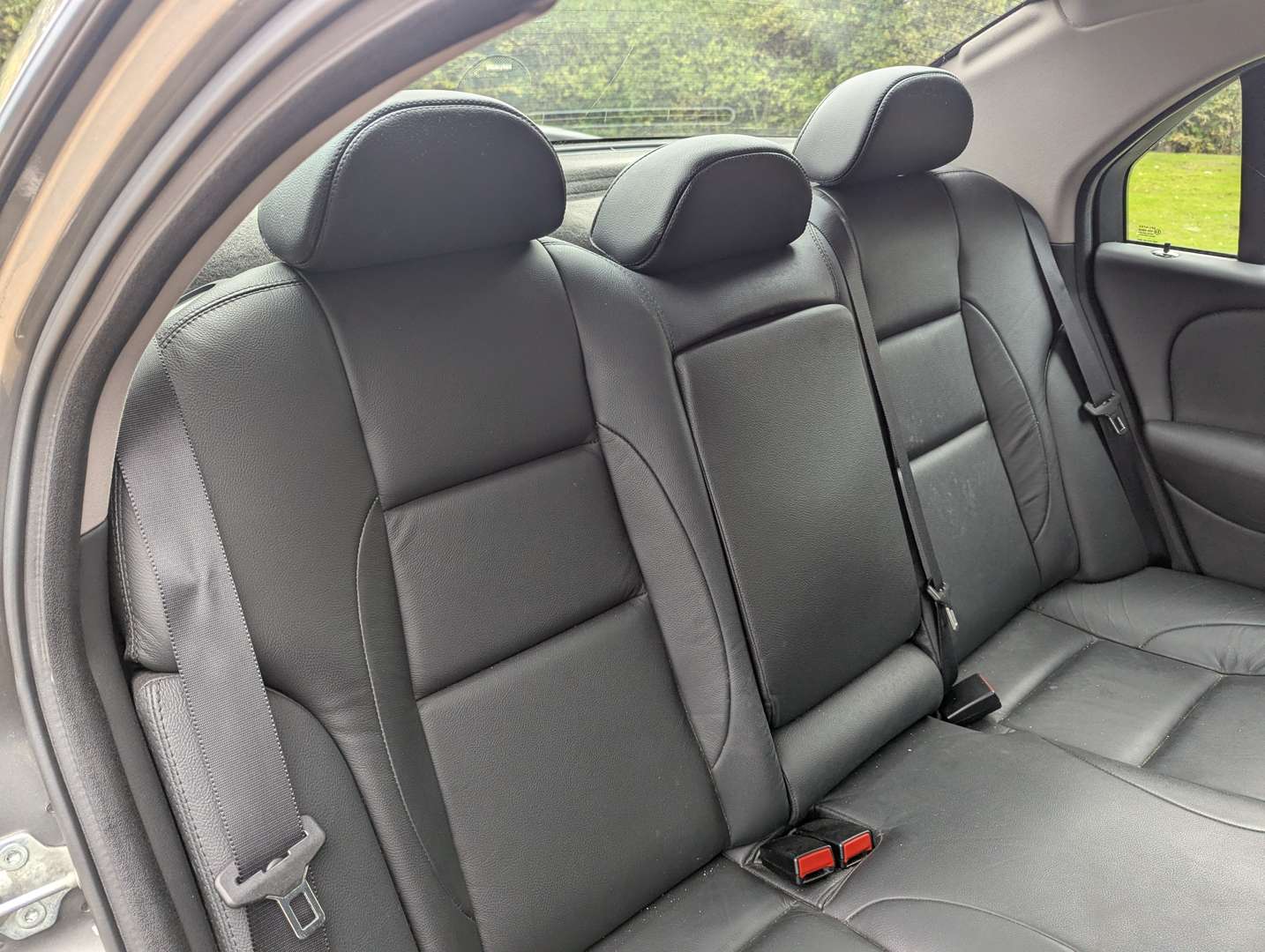 <p>2003 MG ZT SE 260 V8 - 24,271 MILES</p>