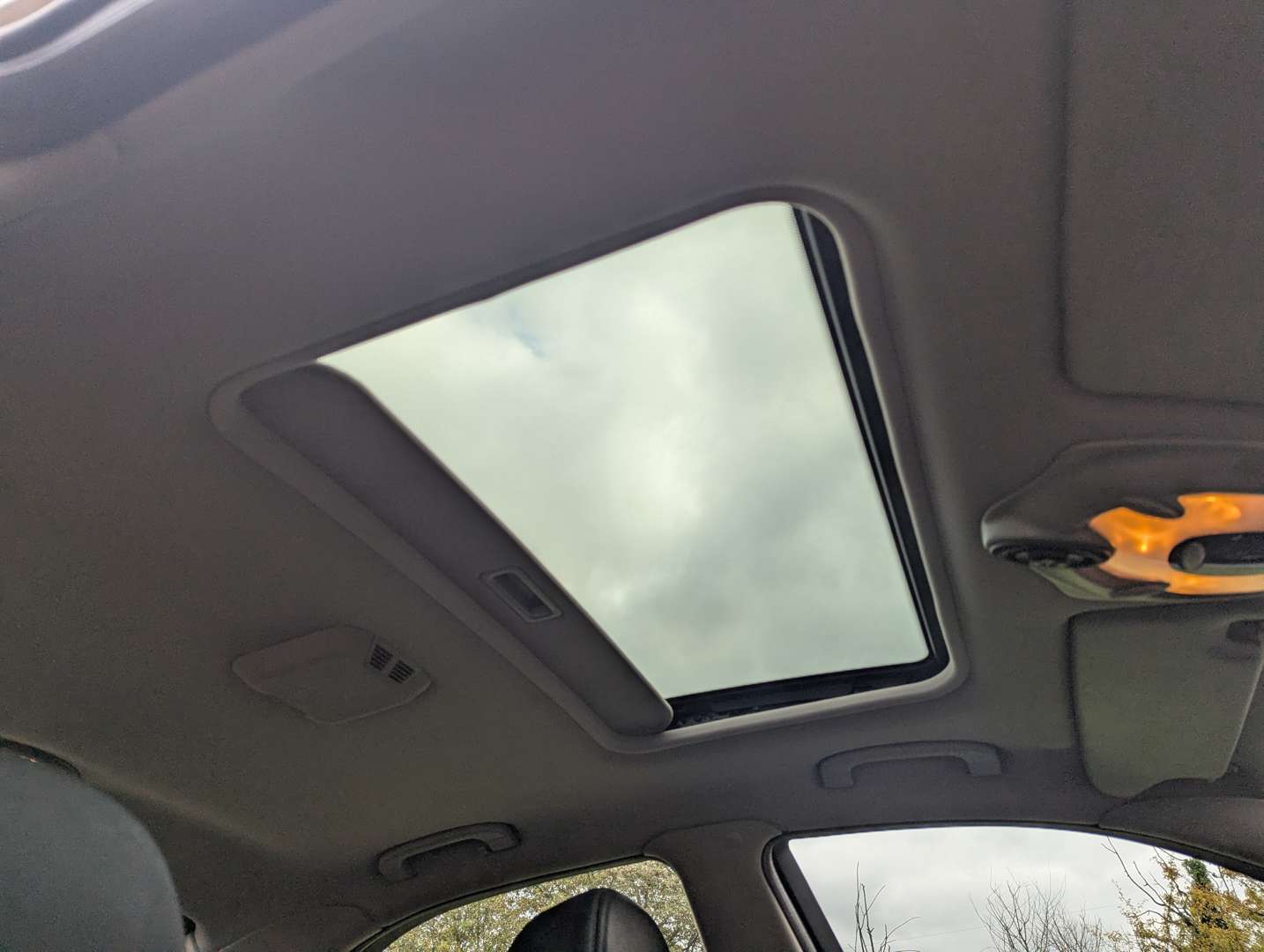 <p>2003 MG ZT SE 260 V8 - 24,271 MILES</p>