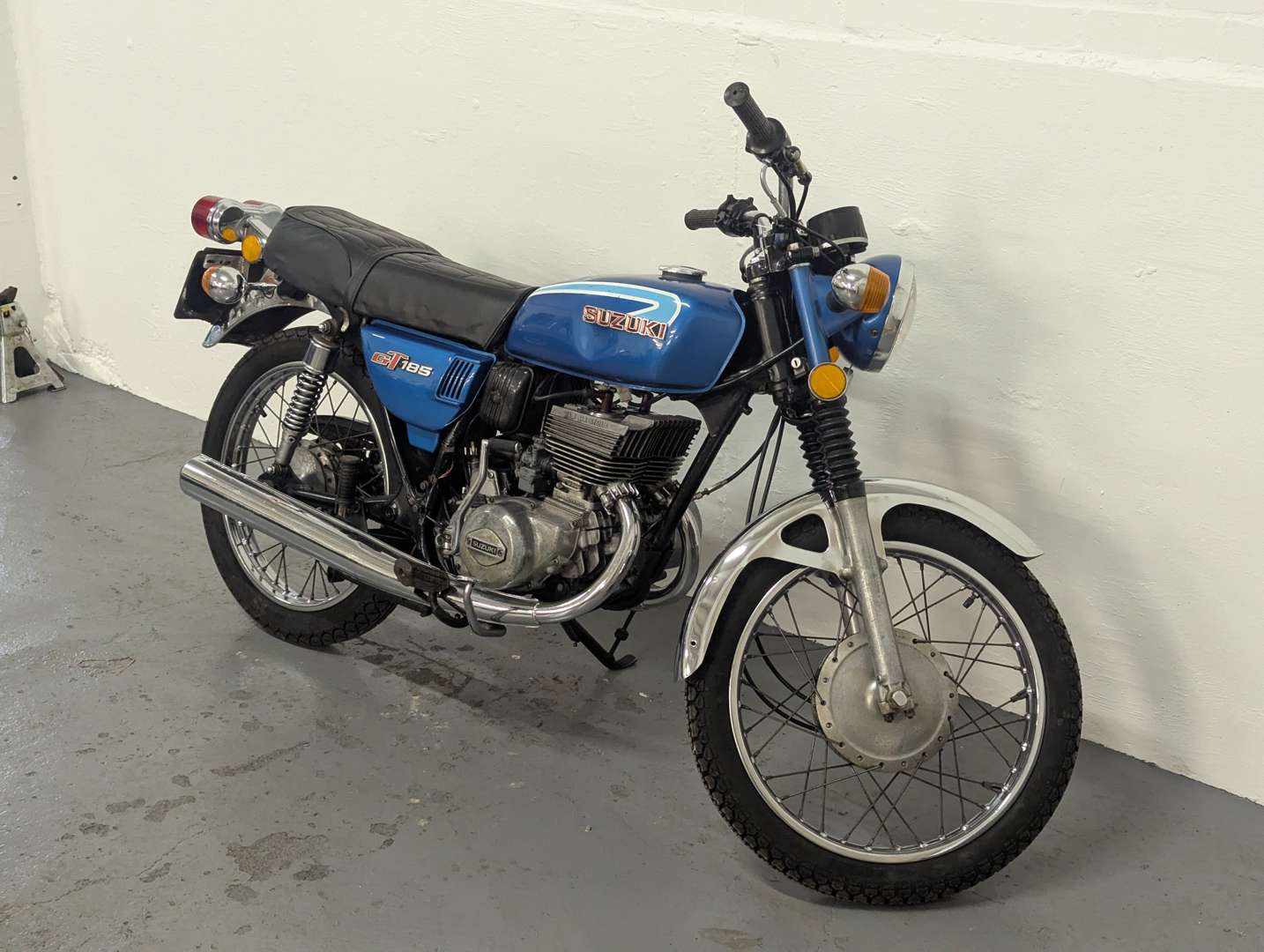<p>1974 SUZUKI GT 185</p>