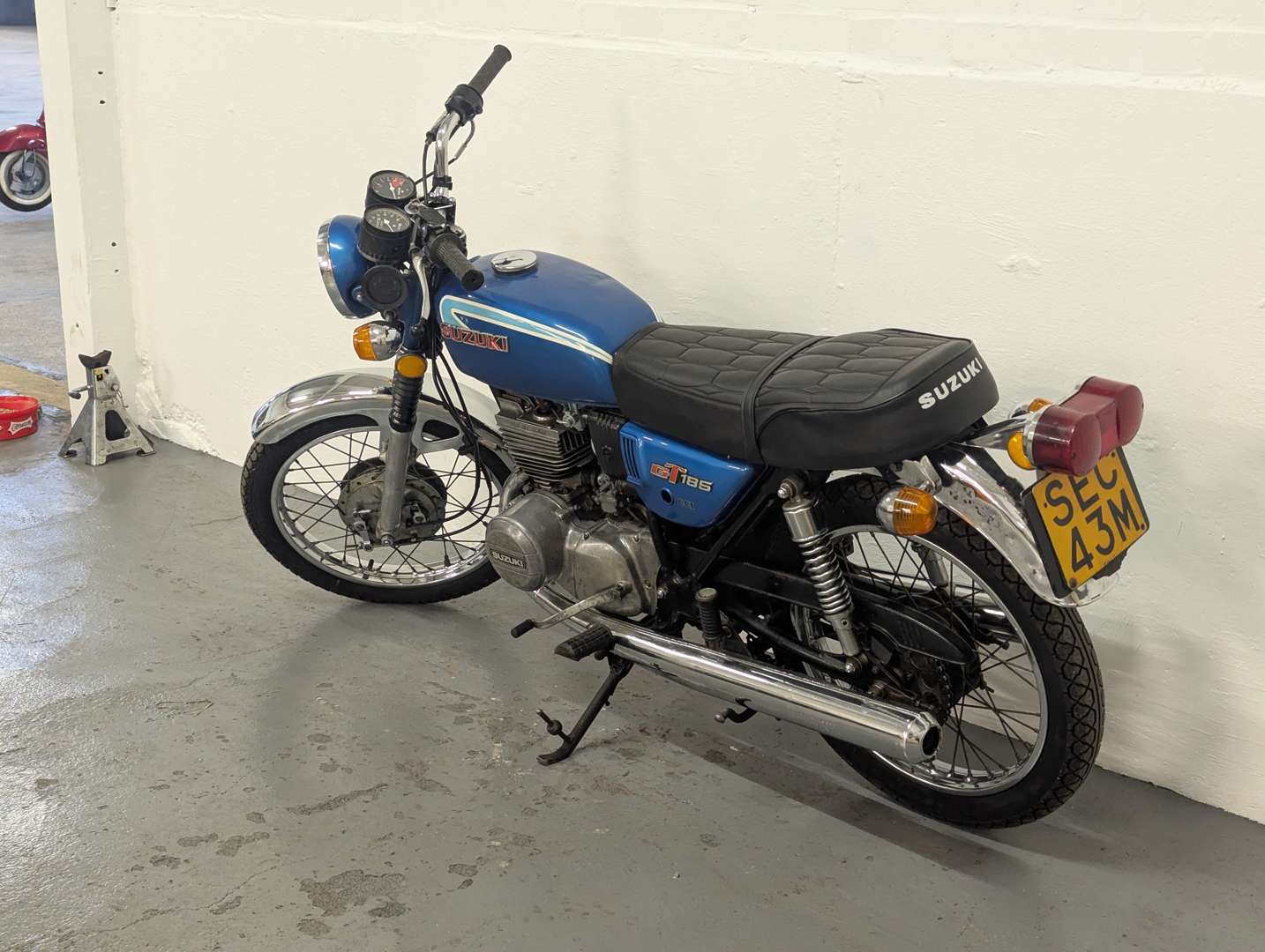 <p>1974 SUZUKI GT 185</p>