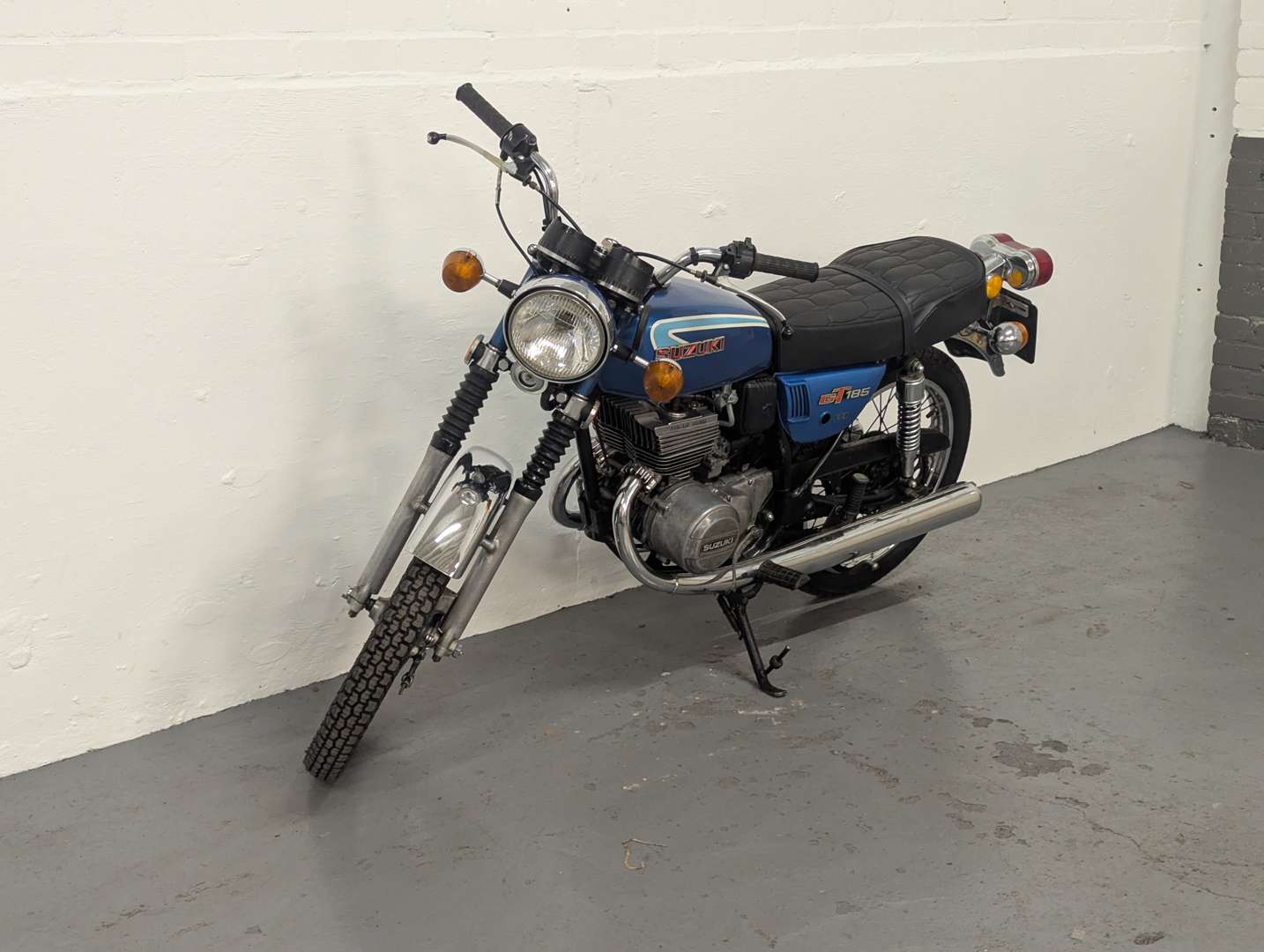 <p>1974 SUZUKI GT 185</p>