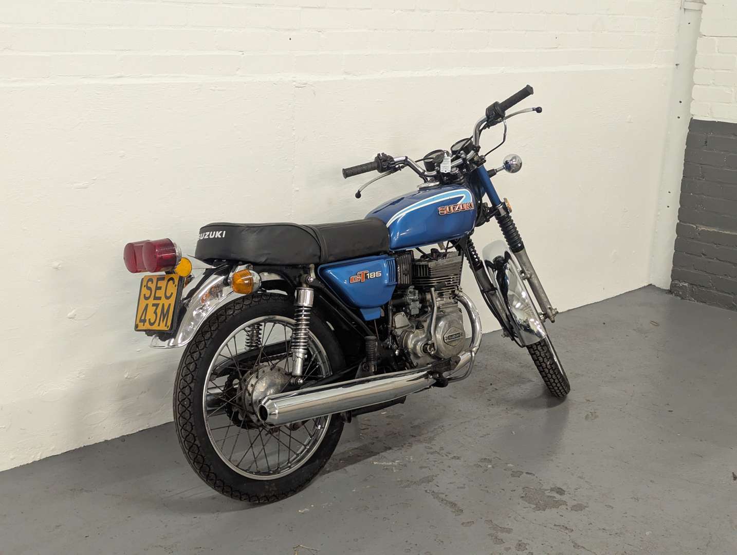 <p>1974 SUZUKI GT 185</p>
