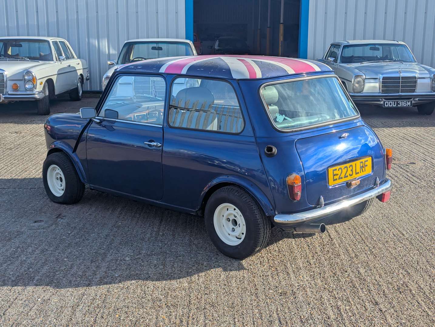 <p>1988 AUSTIN MINI MAYFAIR</p>