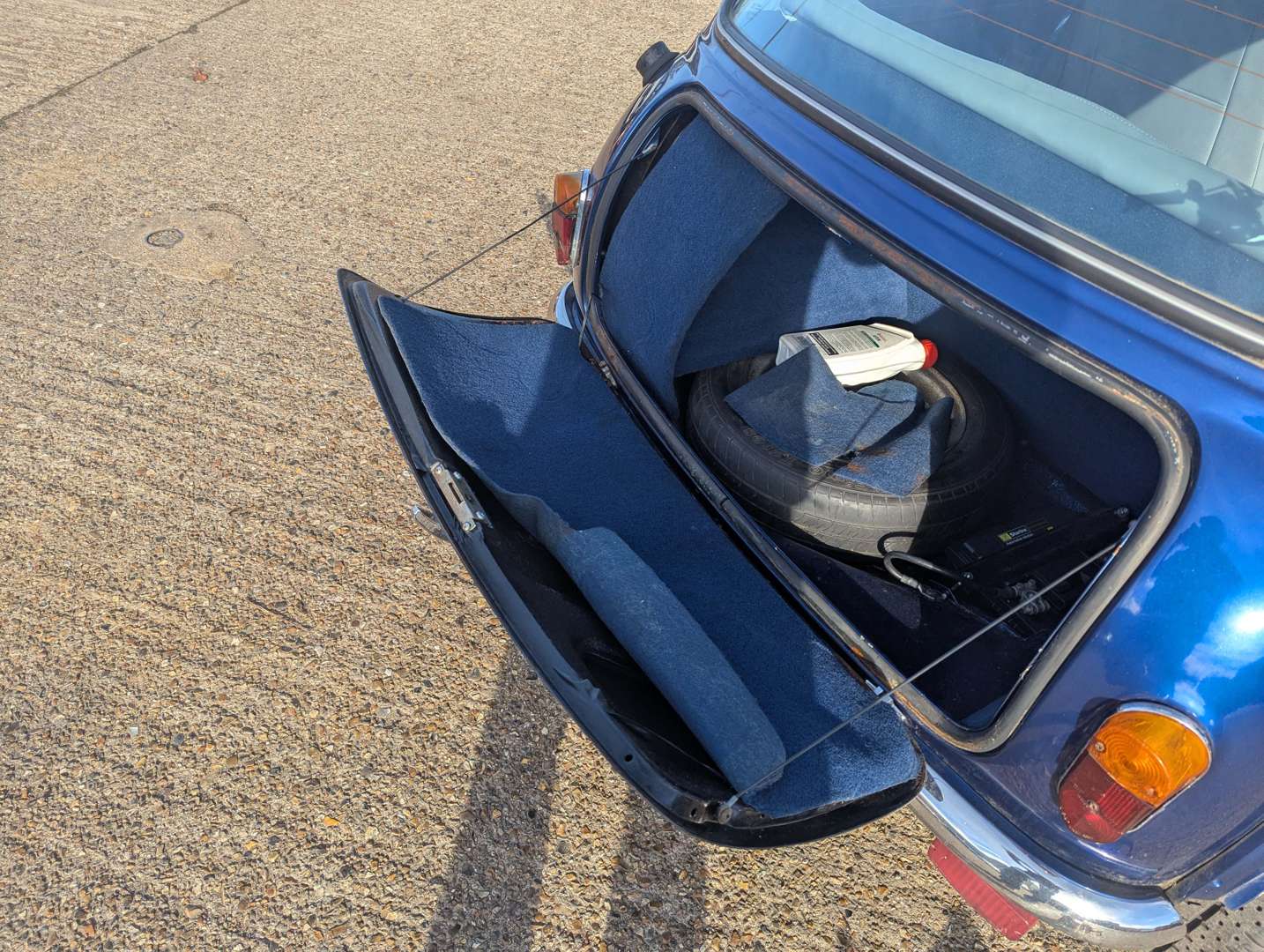 <p>1988 AUSTIN MINI MAYFAIR</p>