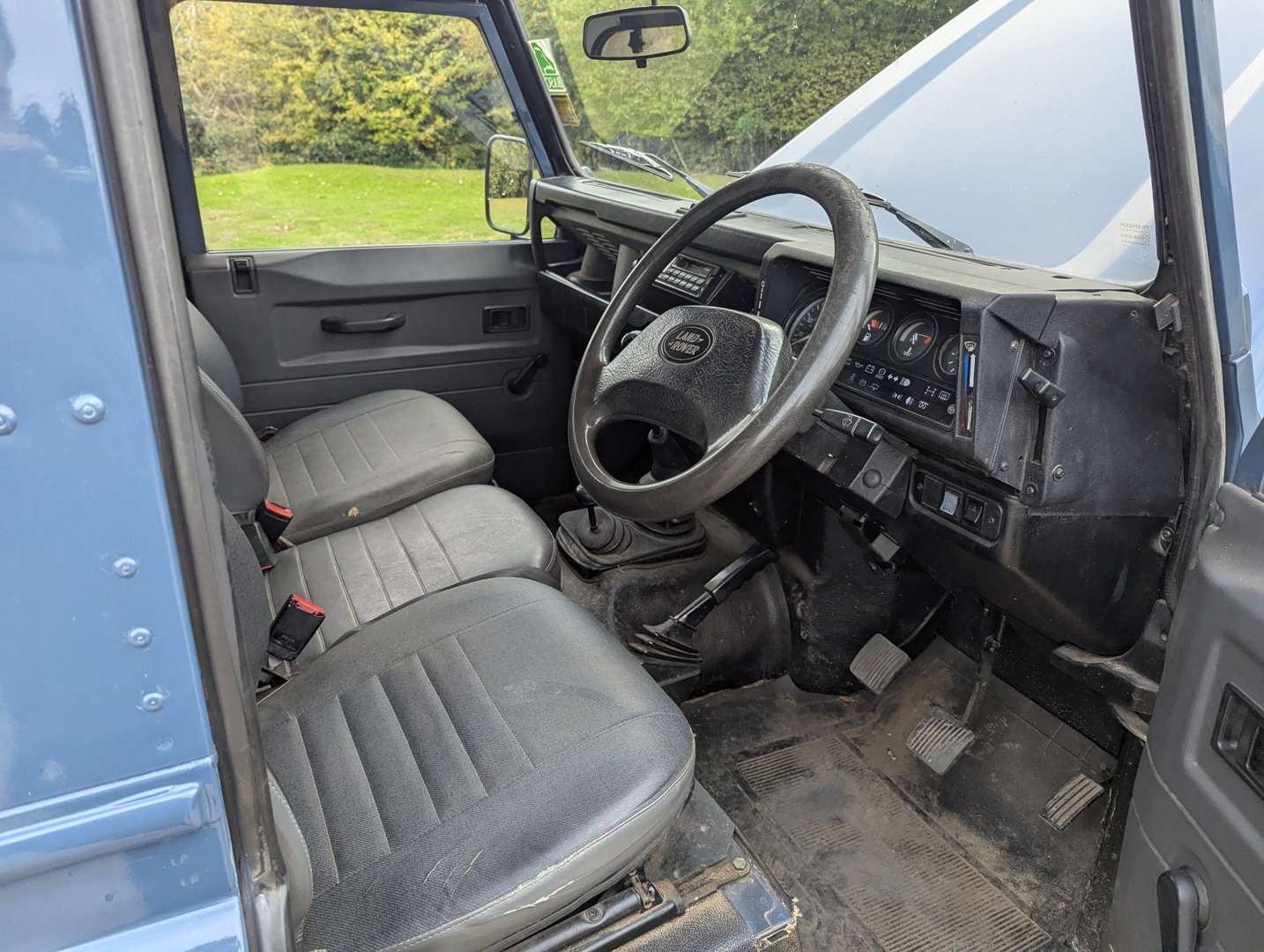 <p>1996 LAND ROVER DEFENDER 90 TDI</p>