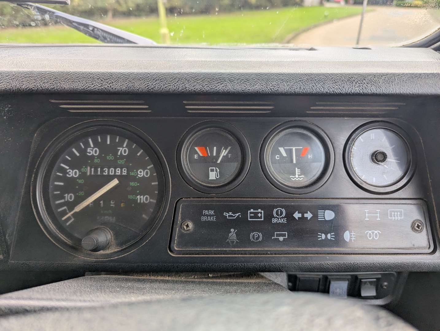 <p>1996 LAND ROVER DEFENDER 90 TDI</p>