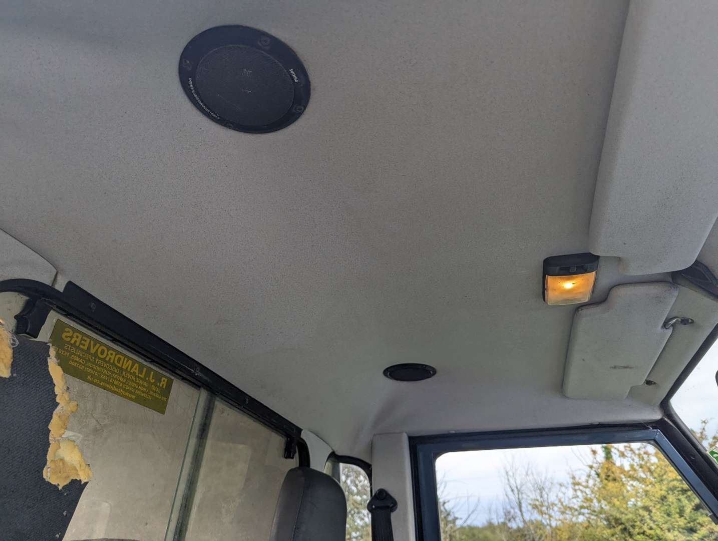 <p>1996 LAND ROVER DEFENDER 90 TDI</p>