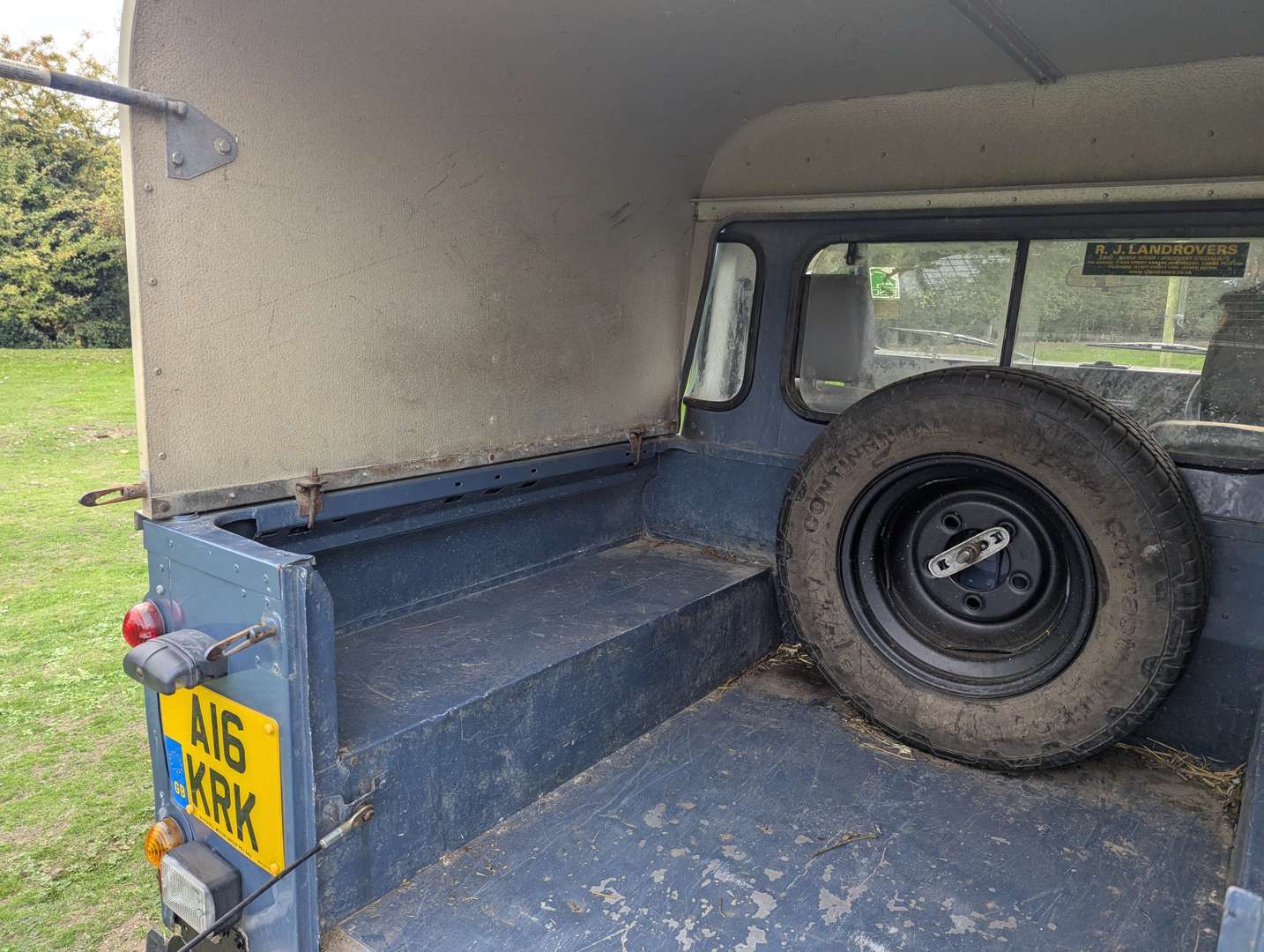 <p>1996 LAND ROVER DEFENDER 90 TDI</p>