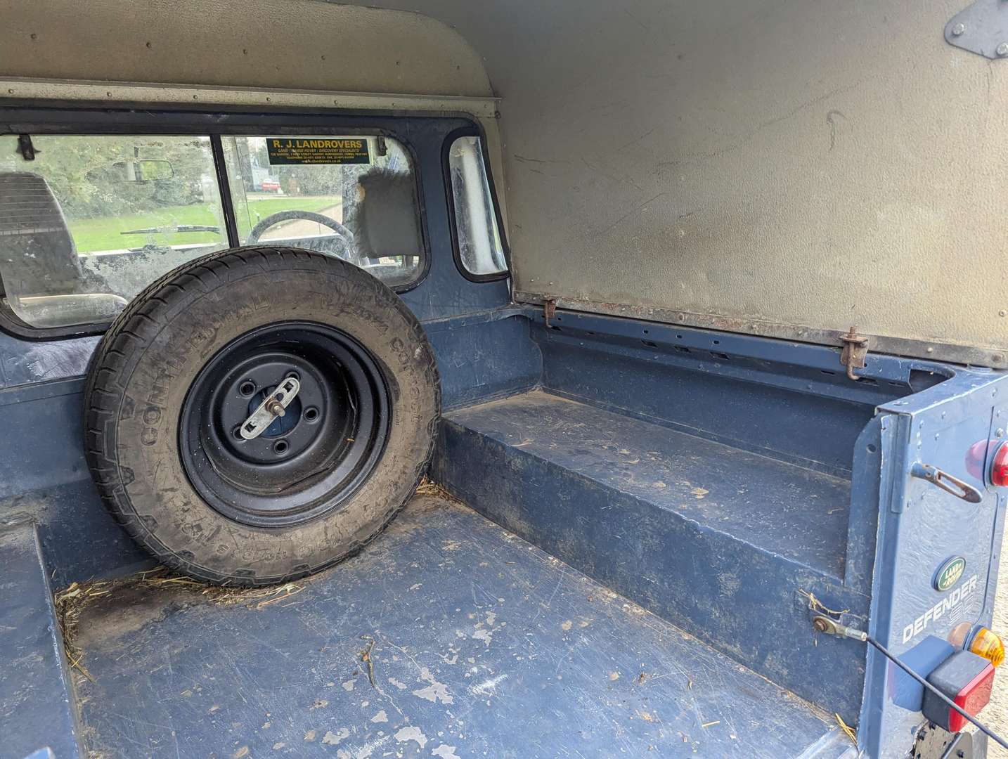 <p>1996 LAND ROVER DEFENDER 90 TDI</p>