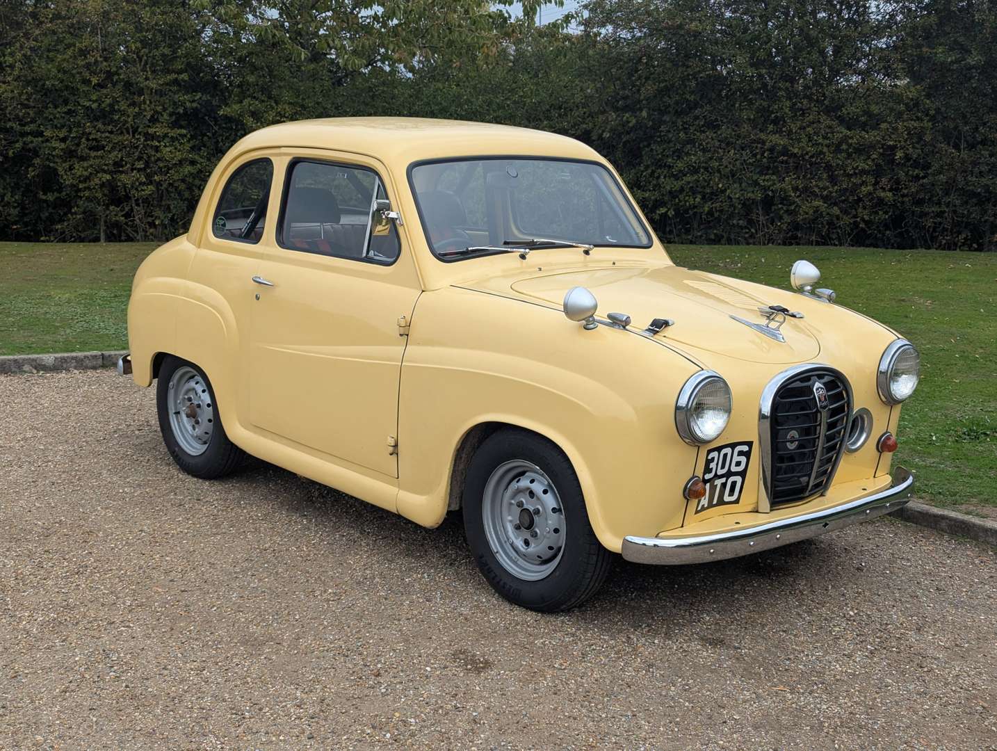<p>1957 AUSTIN A35</p>