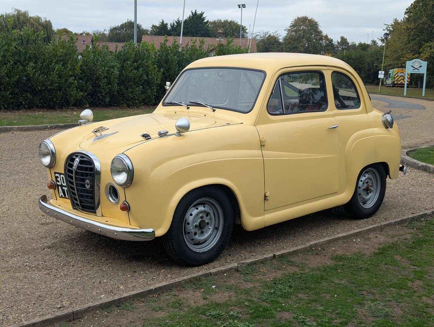 <p>1957 AUSTIN A35</p>