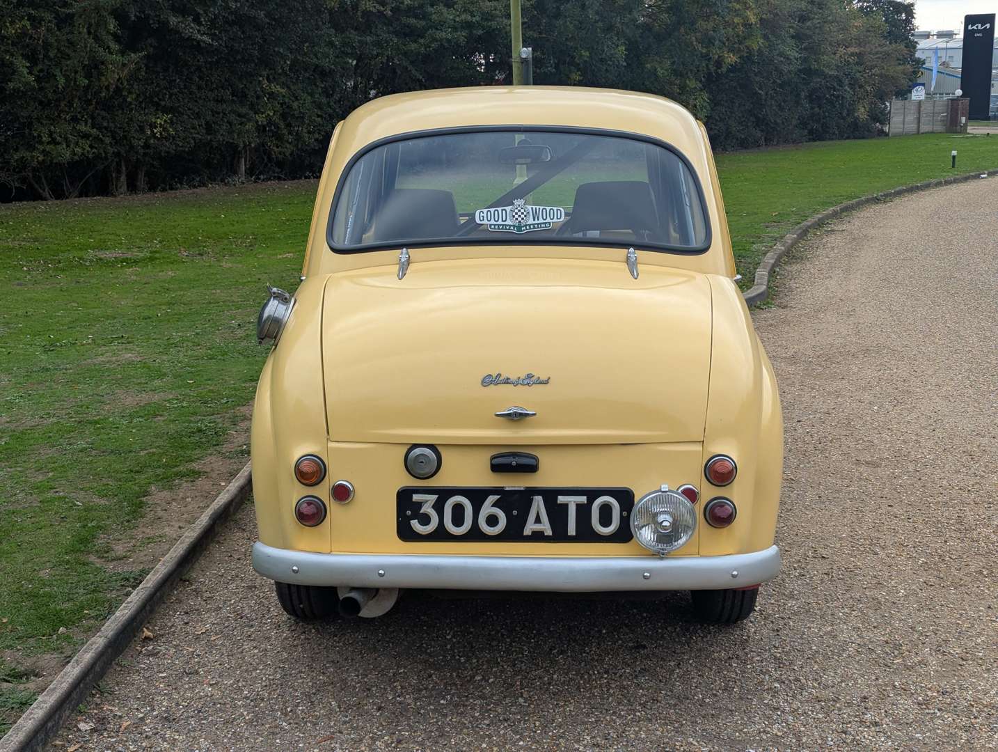 <p>1957 AUSTIN A35</p>