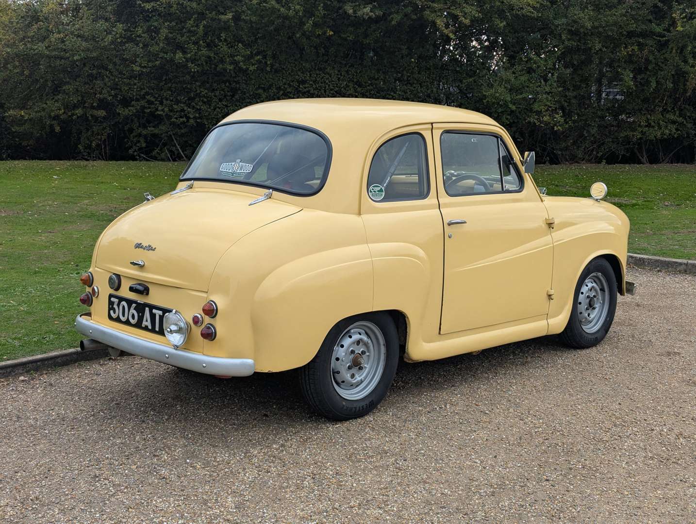 <p>1957 AUSTIN A35</p>