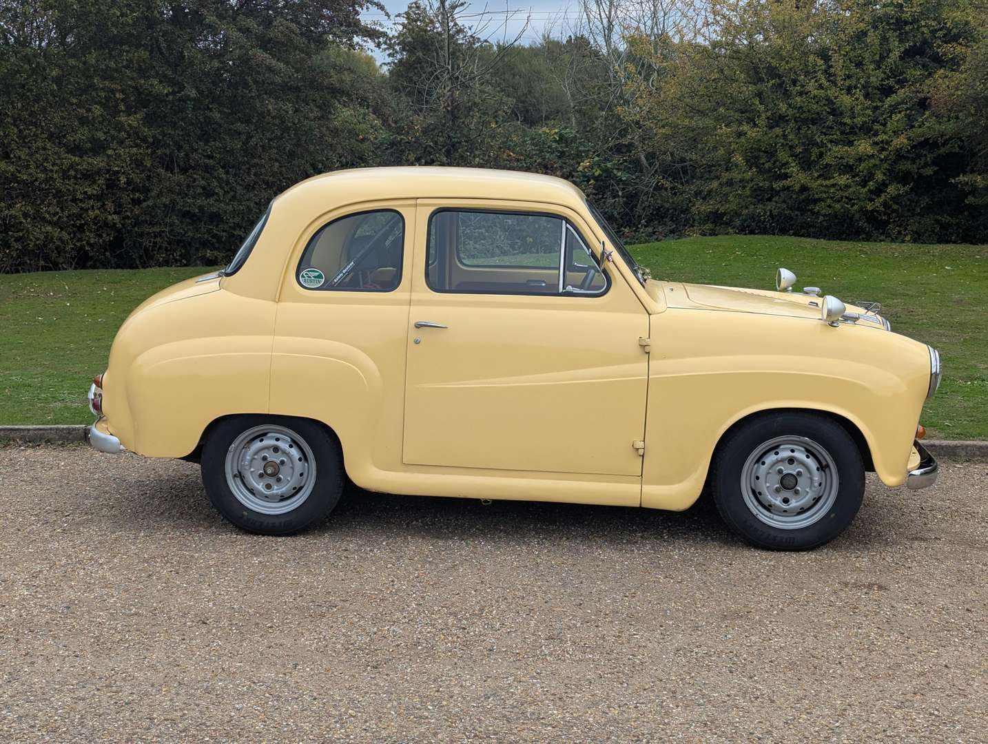 <p>1957 AUSTIN A35</p>