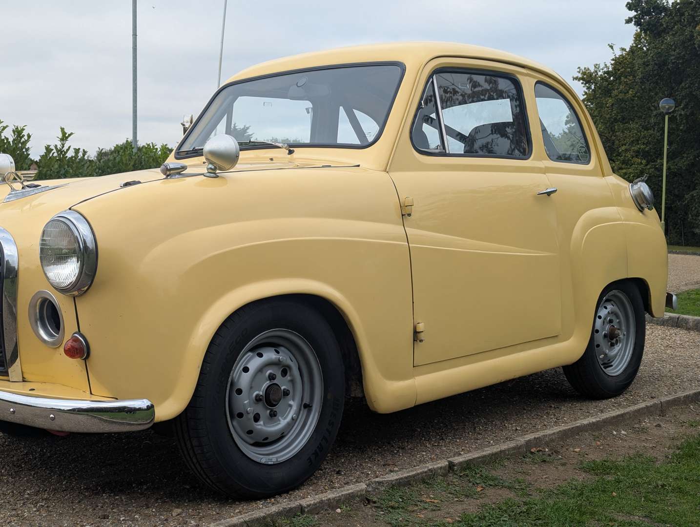 <p>1957 AUSTIN A35</p>
