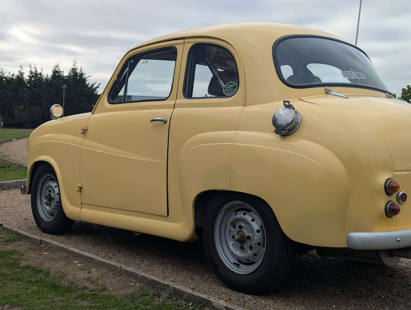 <p>1957 AUSTIN A35</p>