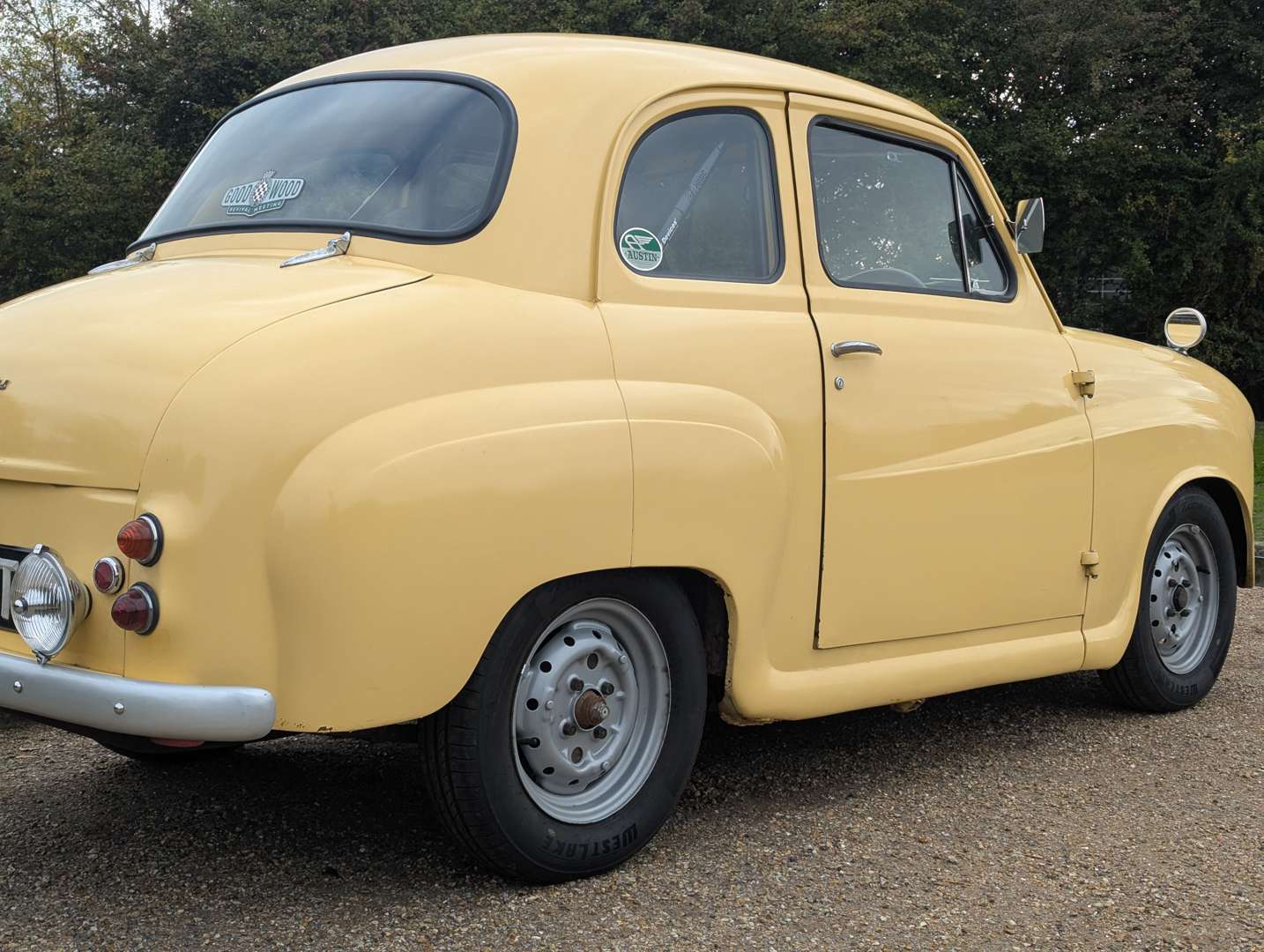 <p>1957 AUSTIN A35</p>
