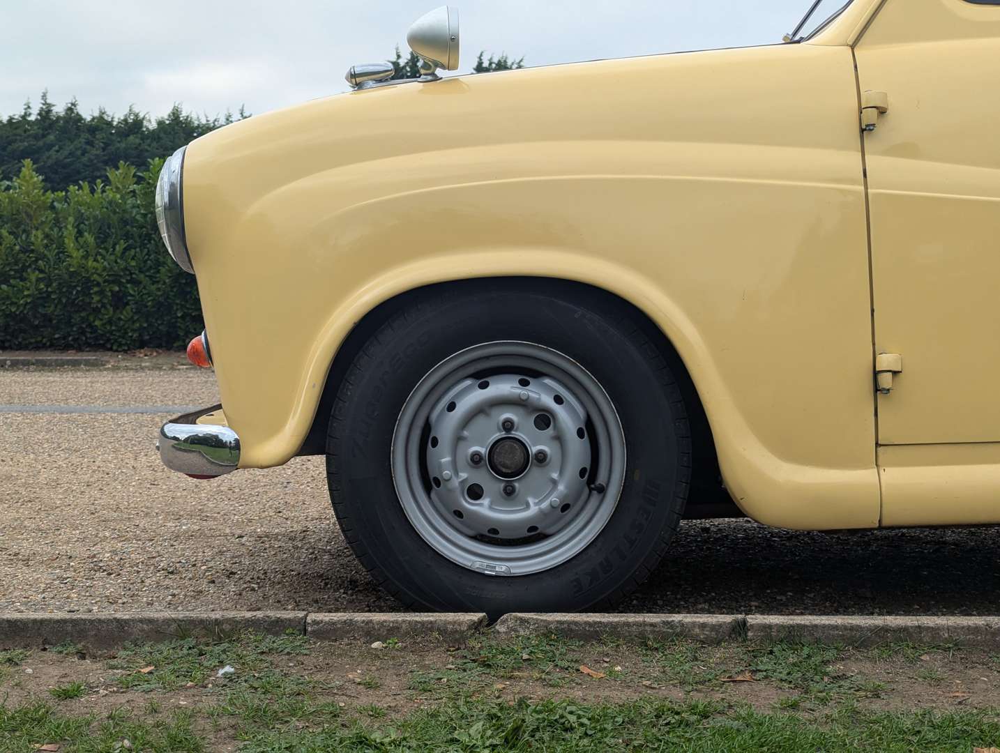 <p>1957 AUSTIN A35</p>