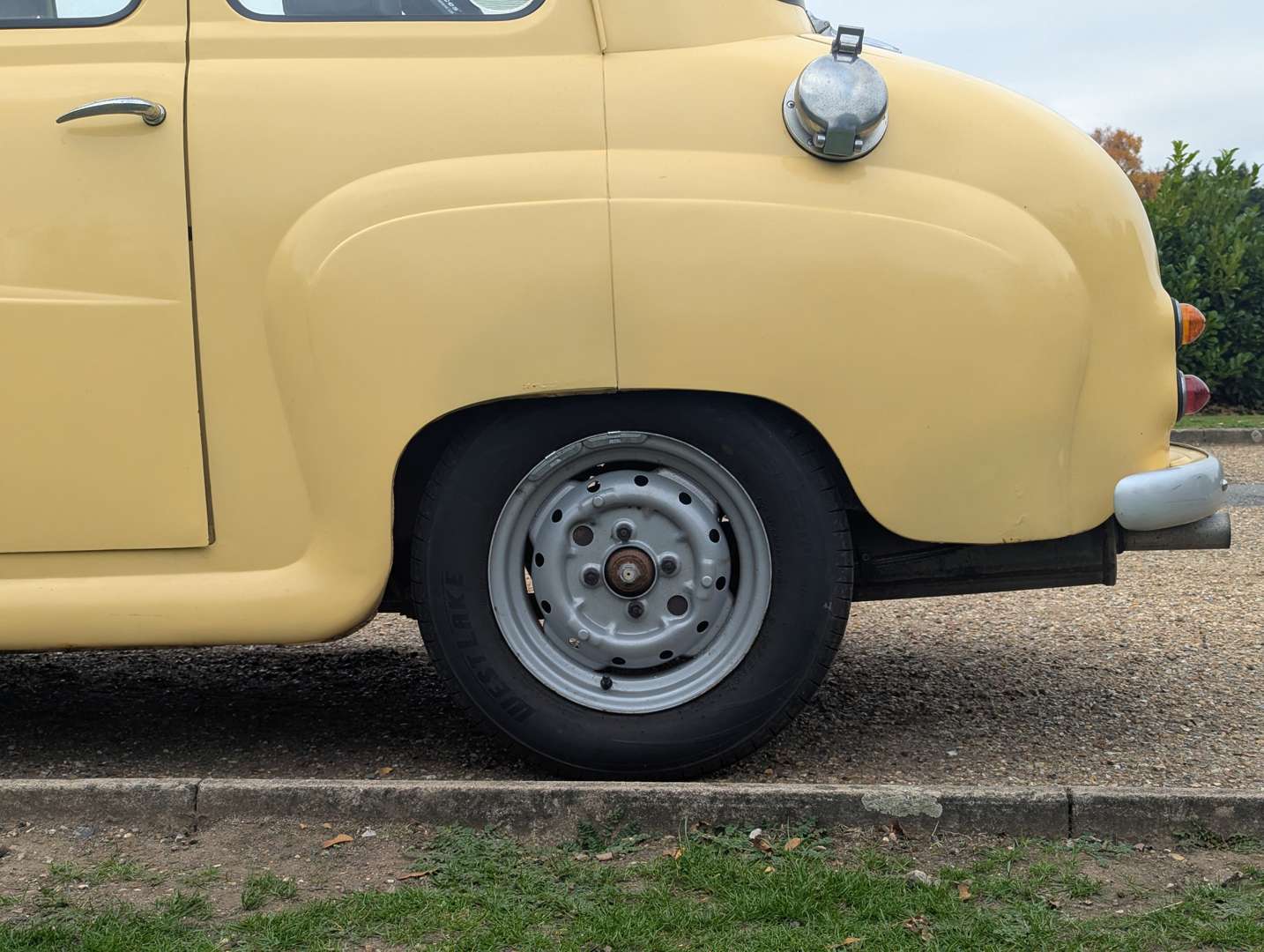 <p>1957 AUSTIN A35</p>