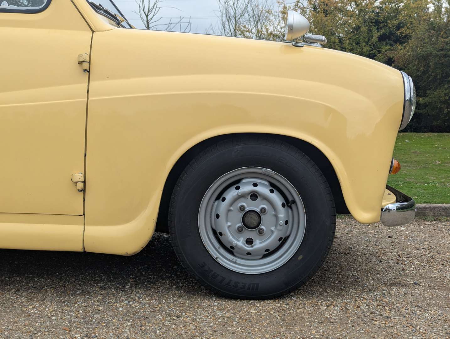 <p>1957 AUSTIN A35</p>