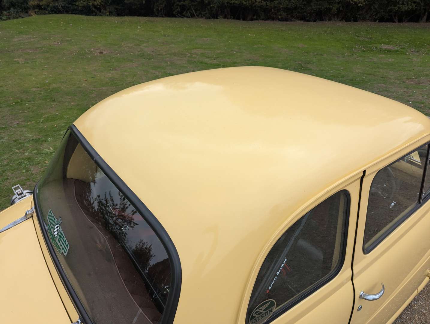 <p>1957 AUSTIN A35</p>