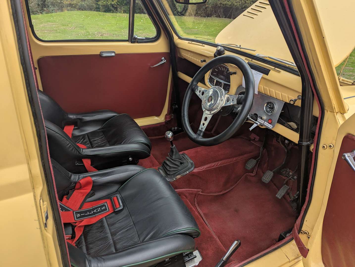 <p>1957 AUSTIN A35</p>