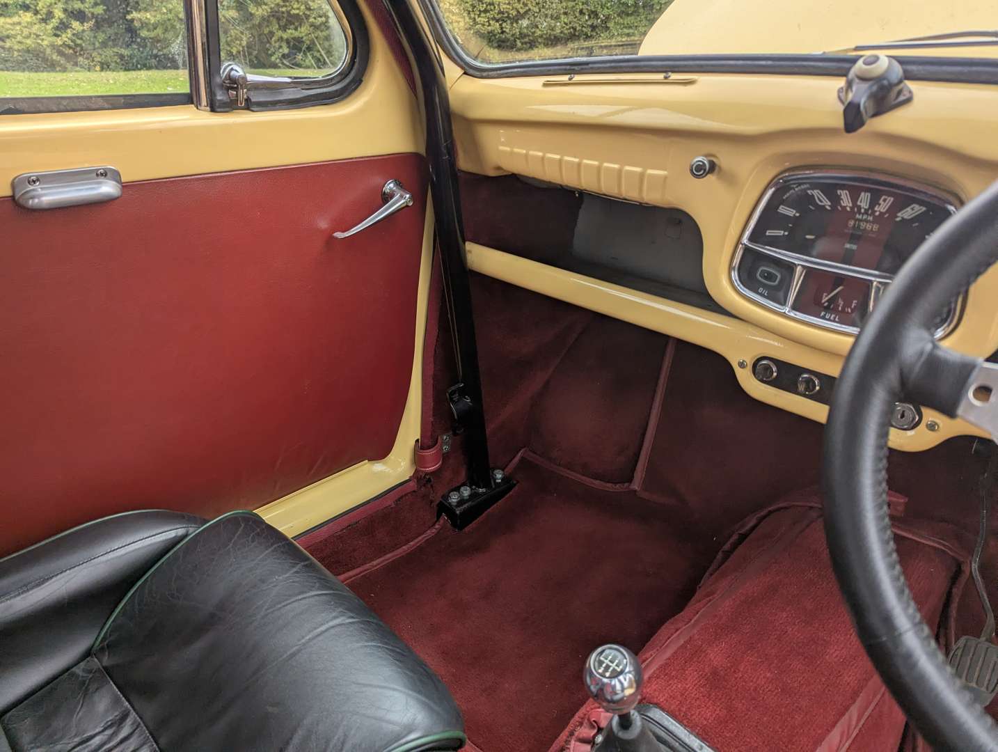 <p>1957 AUSTIN A35</p>