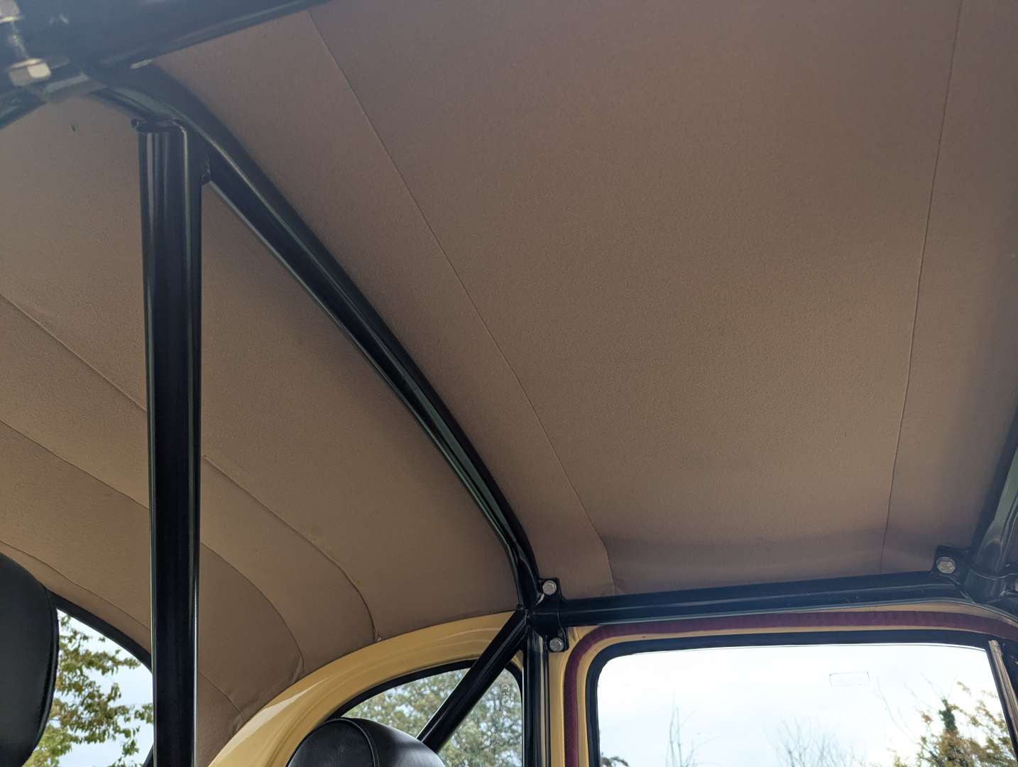 <p>1957 AUSTIN A35</p>