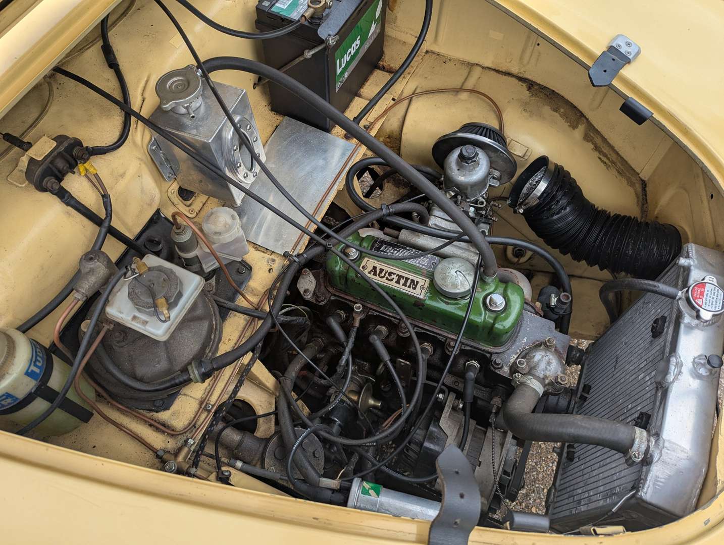 <p>1957 AUSTIN A35</p>